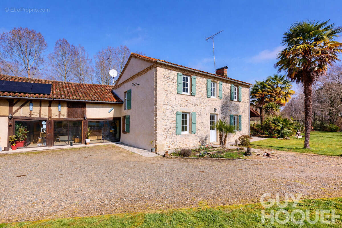 Maison à EUGENIE-LES-BAINS