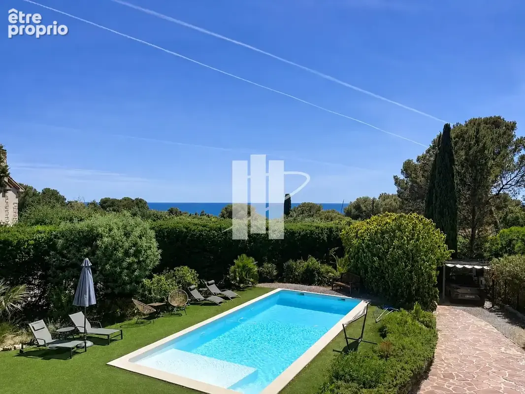 Villa de caractère au Calme en fond d'impasse avec vue mer à Boulouris - photo 2