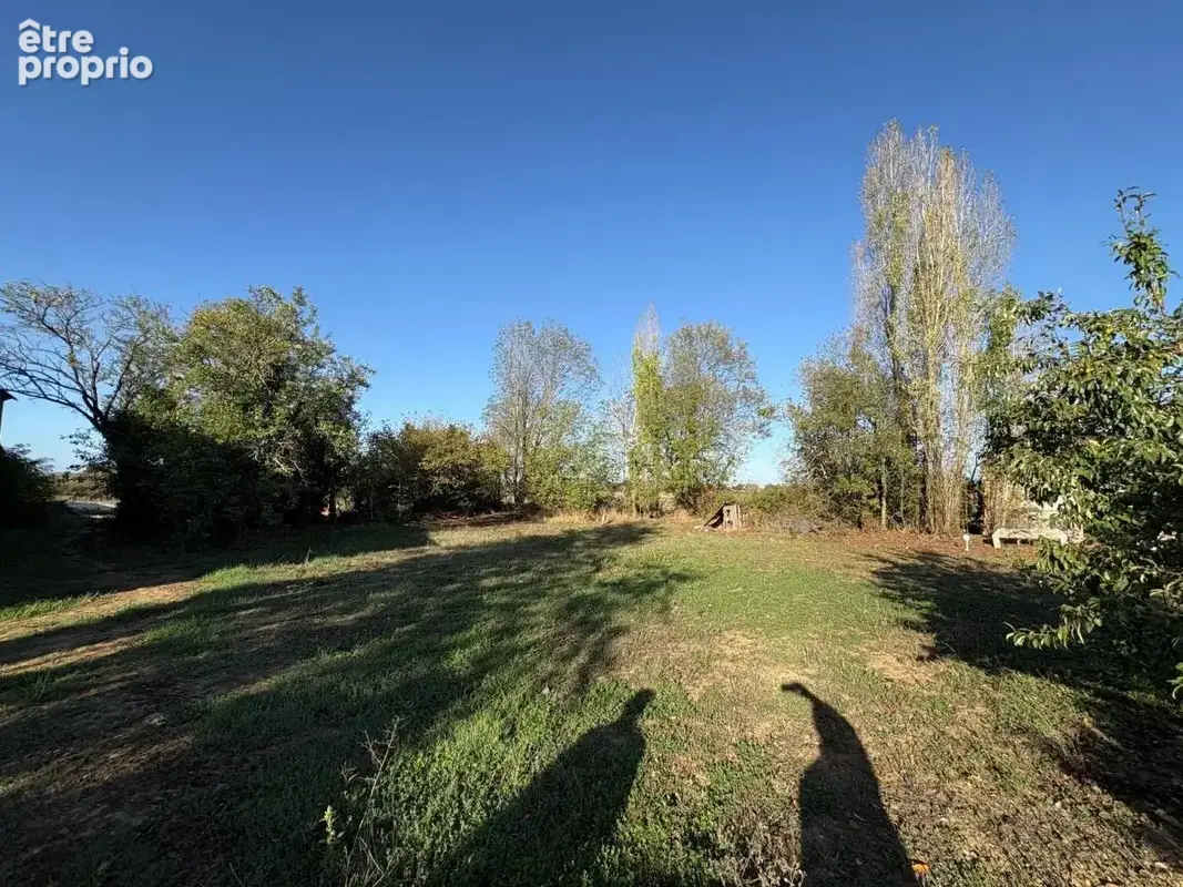 Photo Terrain à Azay-Le-Brule au prix de 24 000€