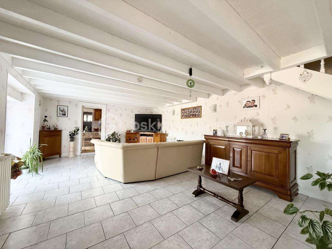 Maison à COUTRAS