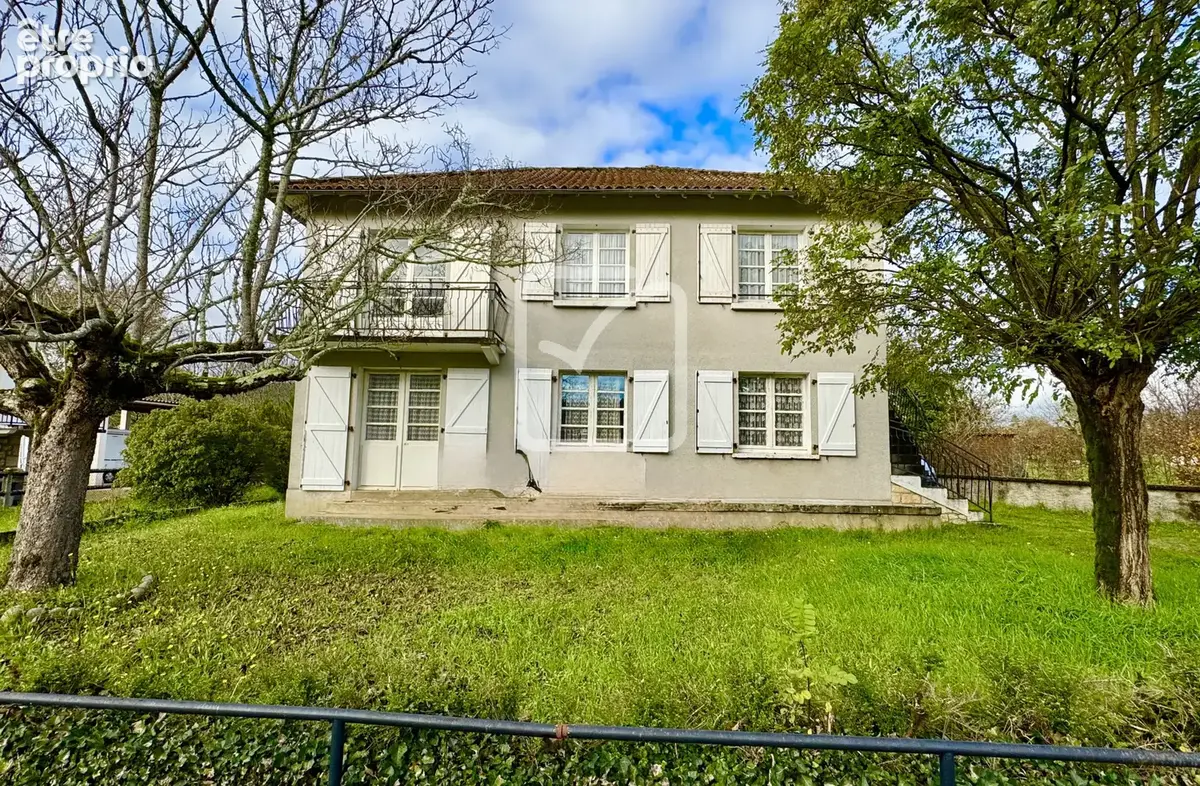 SOUS COMPROMIS _ Vaste Maison de campagne avec dépendances et grand terrain arboré de 3282 m2 - photo 13
