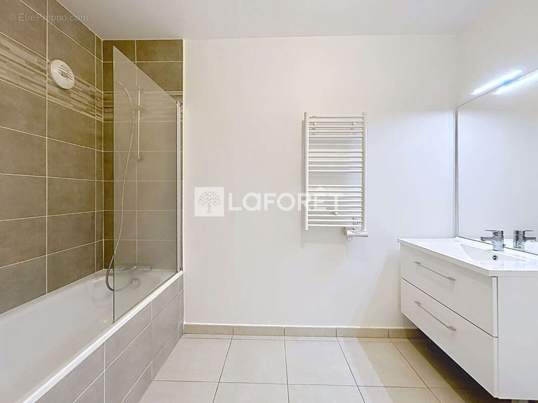 Appartement à VERNEUIL-SUR-SEINE