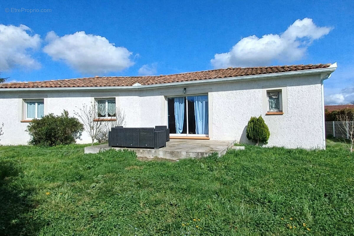 Maison à CARBONNE