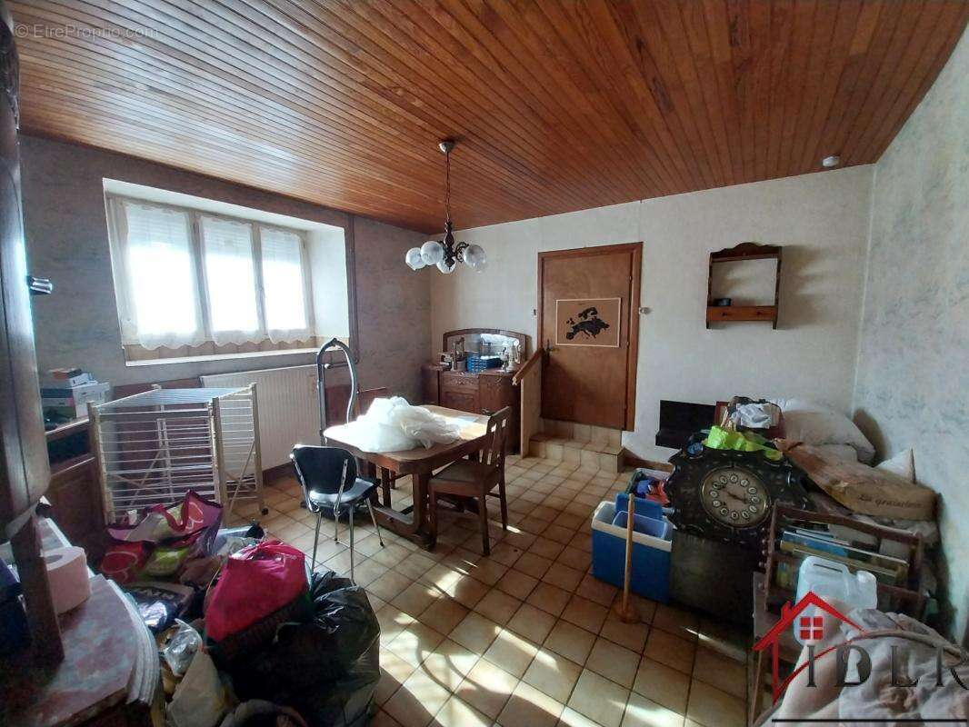 Maison à DAMBENOIT-LES-COLOMBE