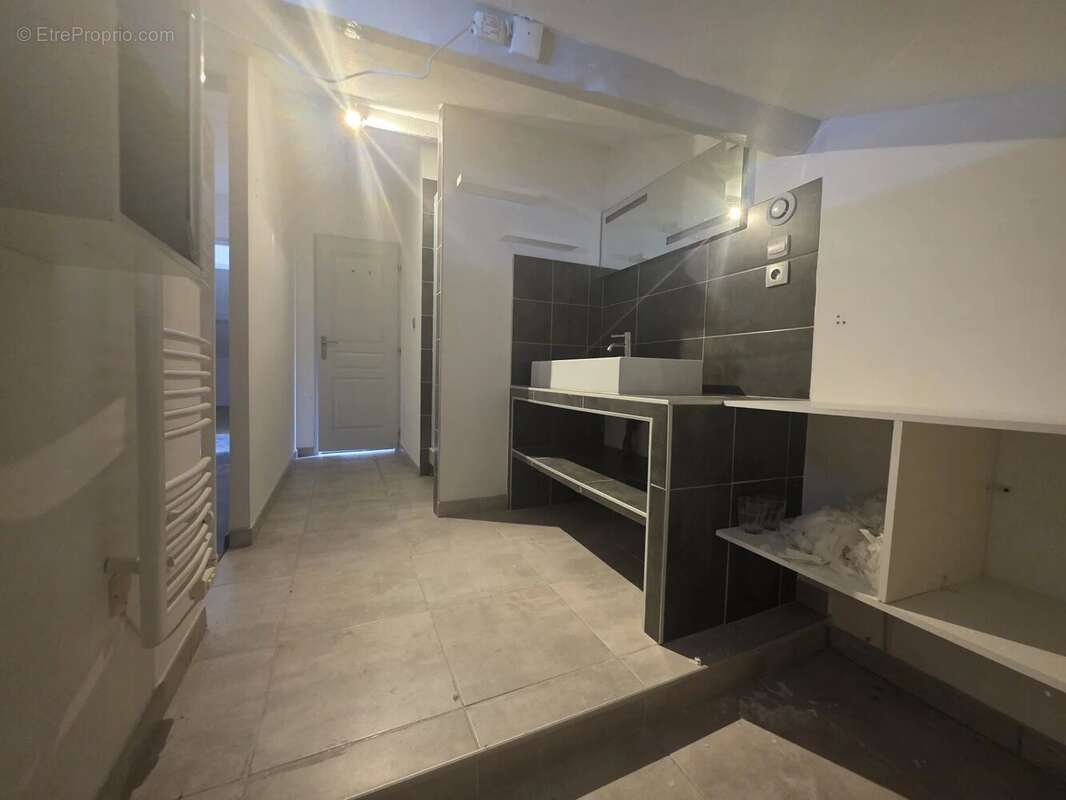 Maison à MONTELIMAR