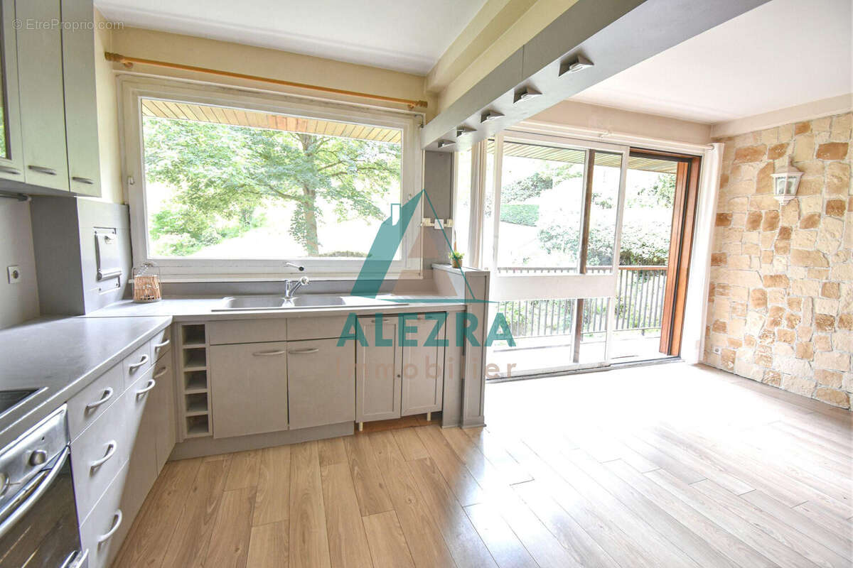 Appartement à LA CELLE-SAINT-CLOUD