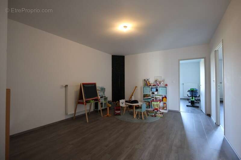 Maison à MANGIENNES