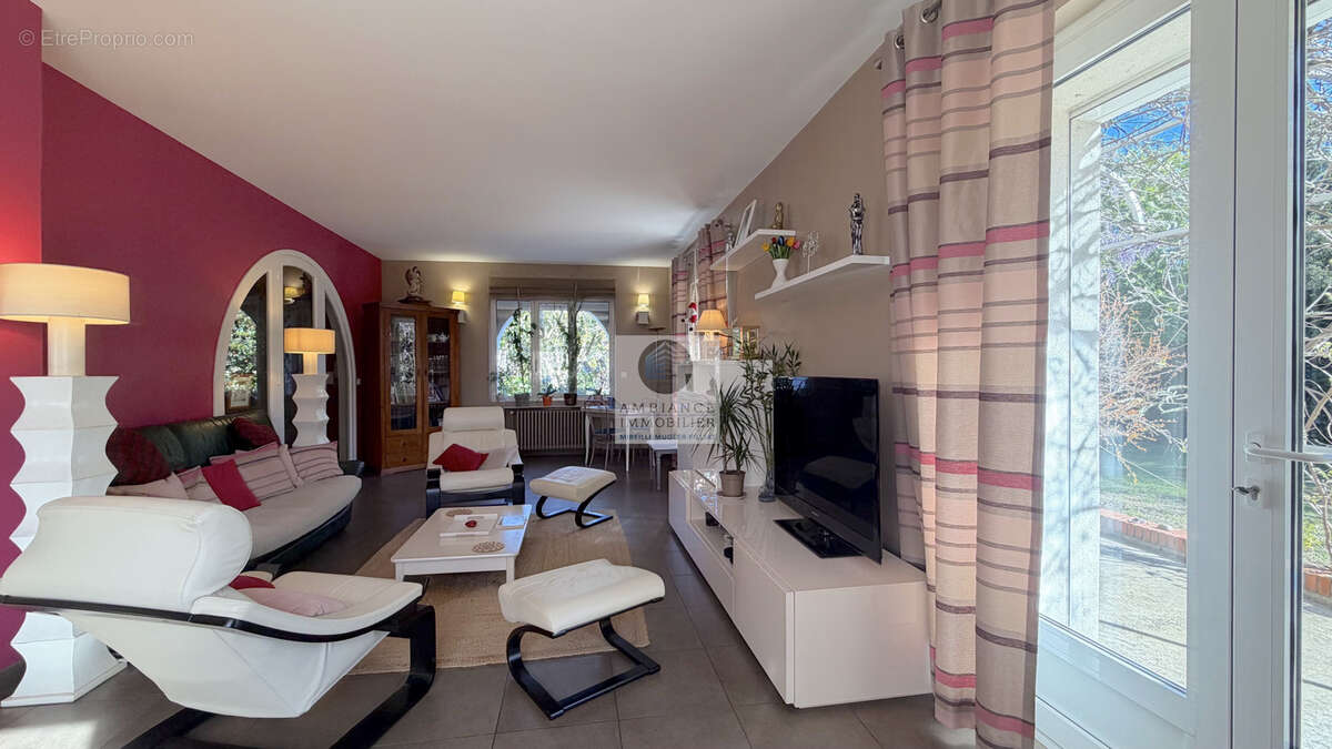 Maison à GUILHERAND-GRANGES