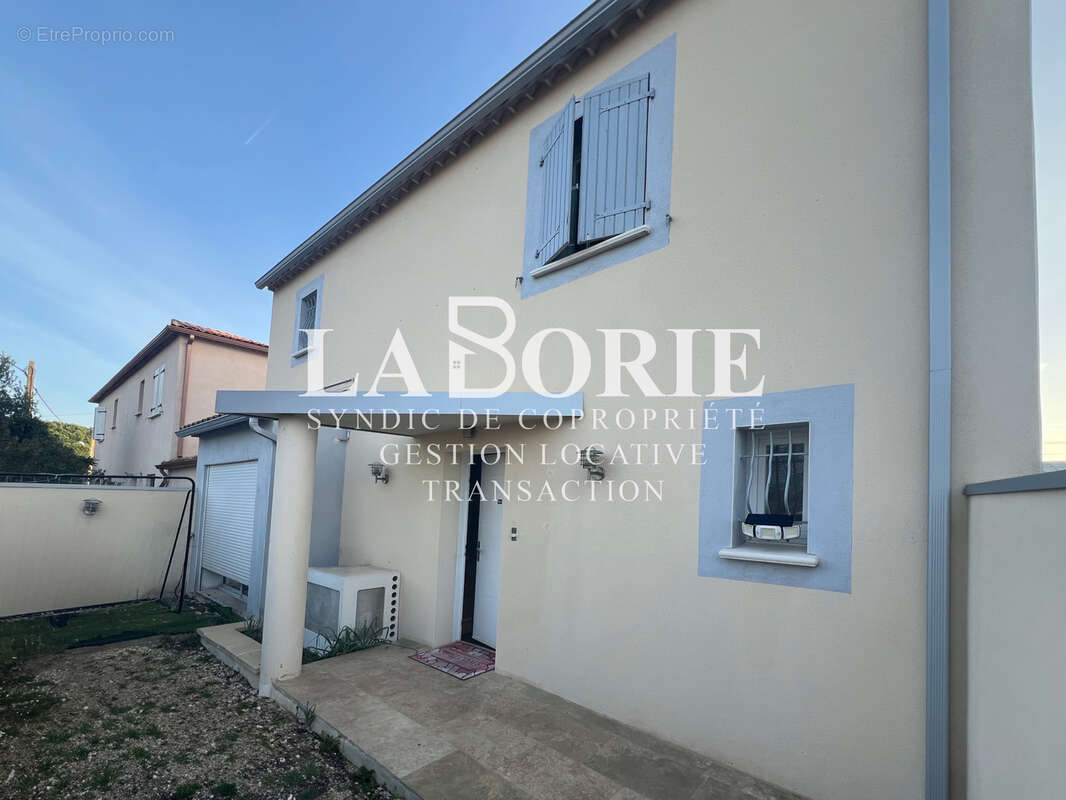 Maison à LE PONTET