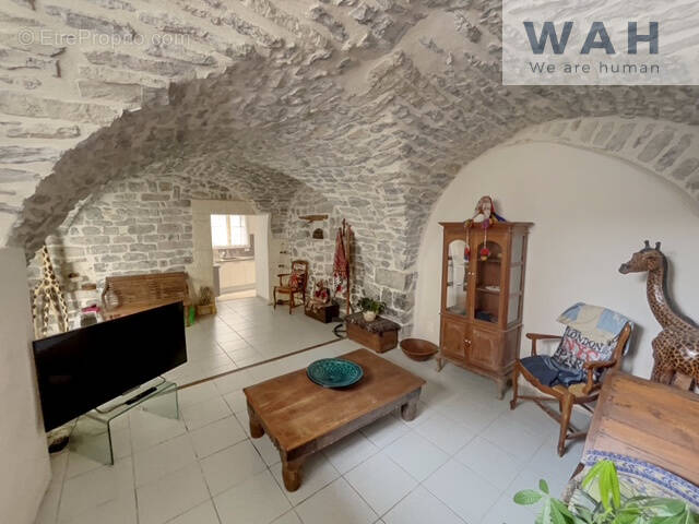 Maison à CLARENSAC
