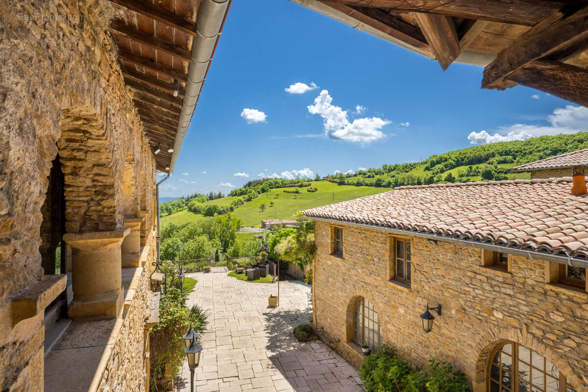 Maison à VILLE-SUR-JARNIOUX