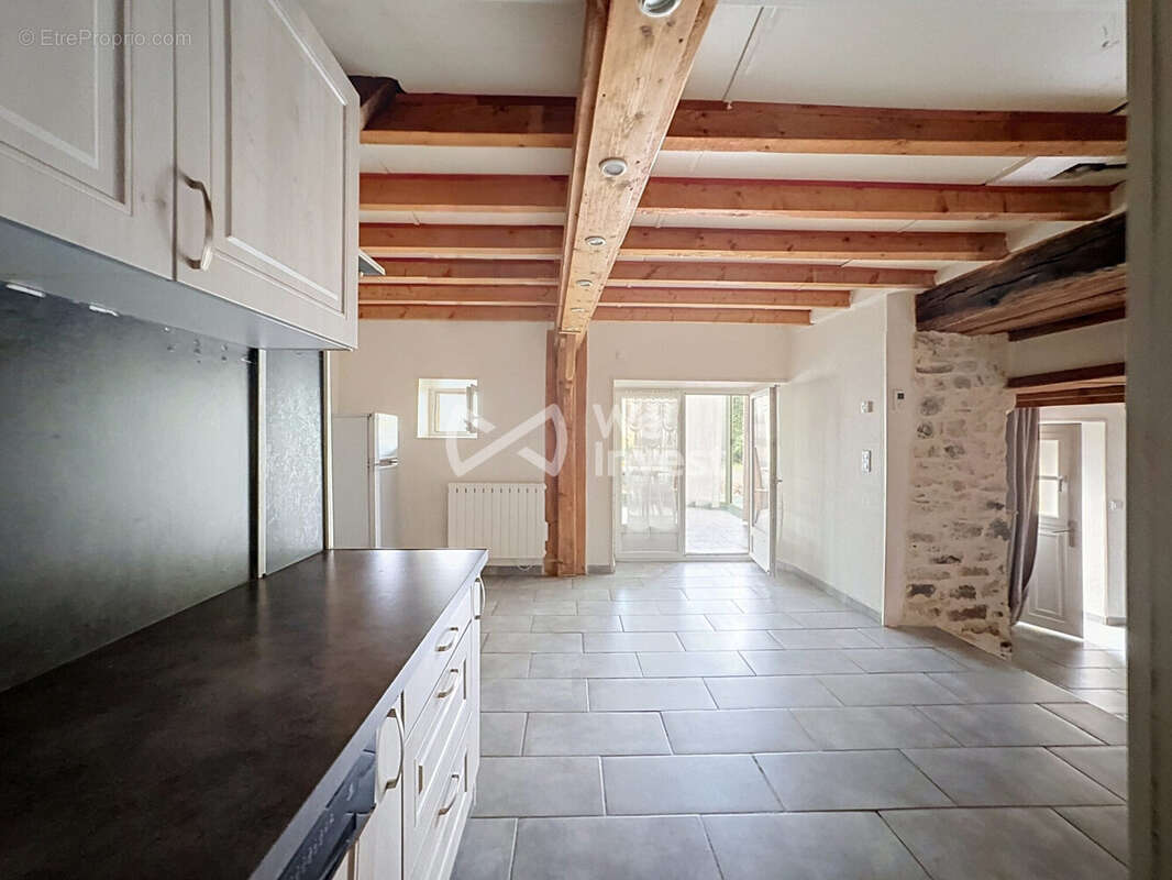 Maison 4 pièces 100 m² à vendre à Blot-L'eglise (63440) - photo 5