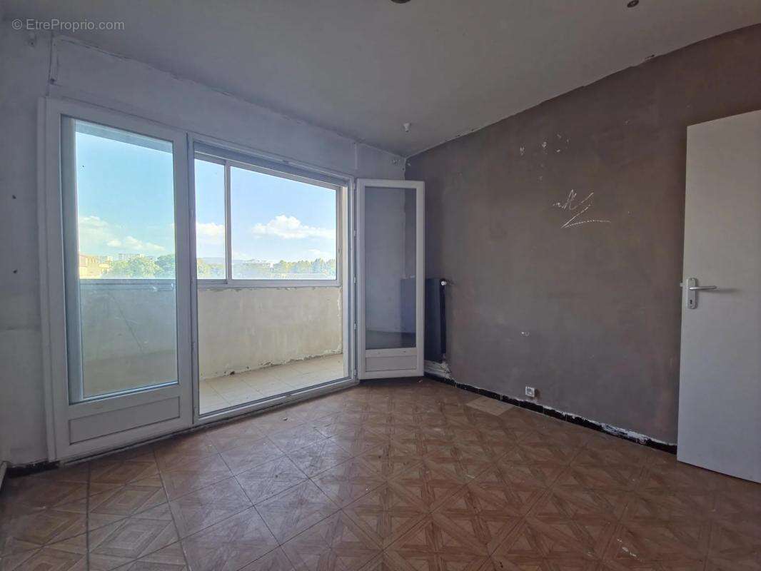 Appartement à MARSEILLE-11E