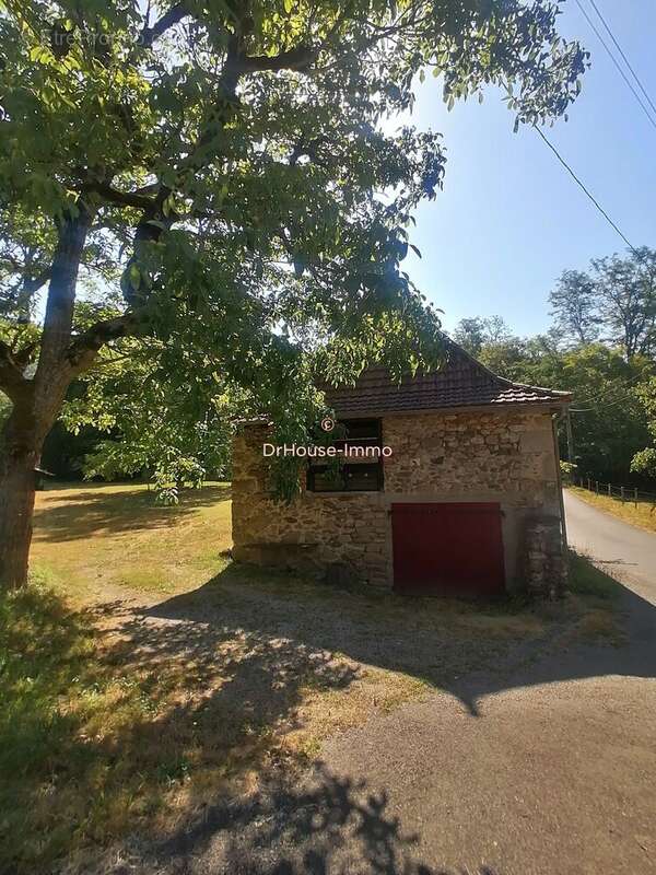 Maison 80 m² à Latouille-Lentillac  - photo 5