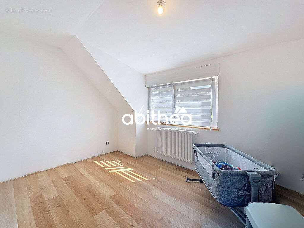 Maison à COURRIERES