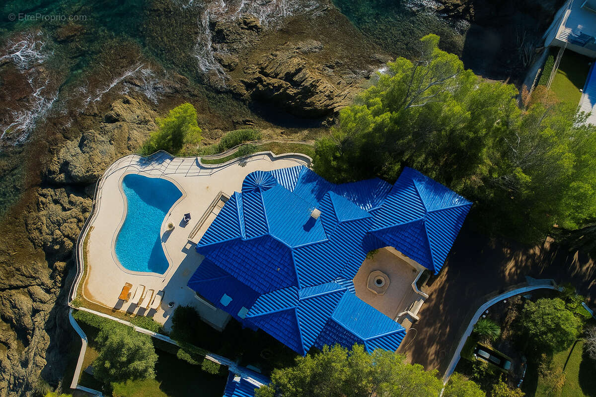 Maison à LES ISSAMBRES