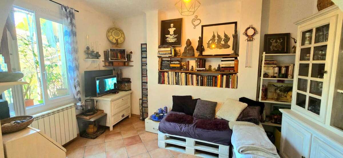 Draguignan centre , t3 lumineux avec véranda , idéal habitation ou investissement - photo 7