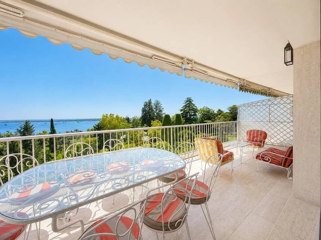 Appartement à CANNES