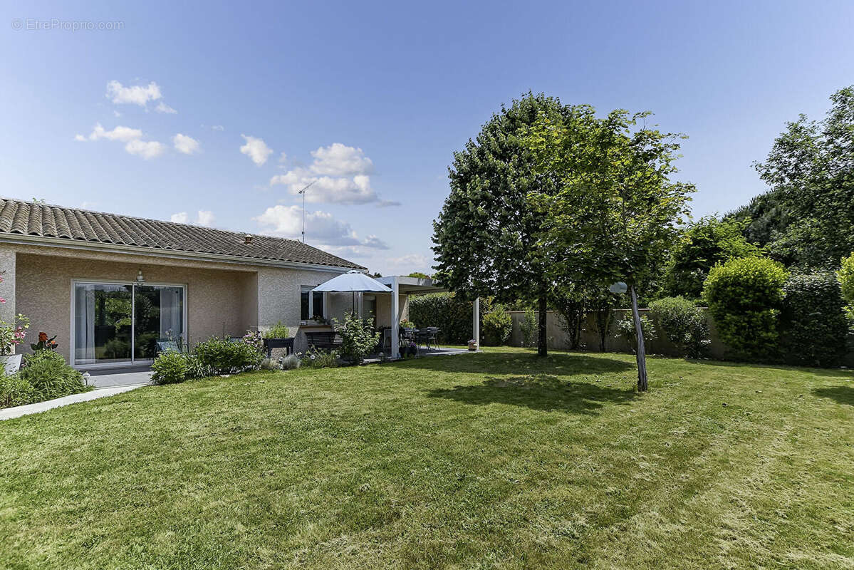 Maison T5 de plain-pied + piscine - Labastide-Saint-Sernin - photo 15