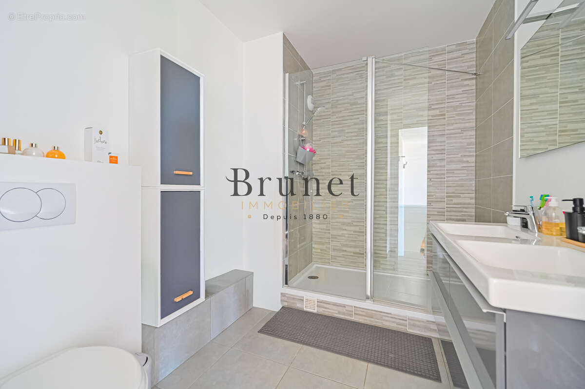 Appartement à SAINT-MAUR-DES-FOSSES
