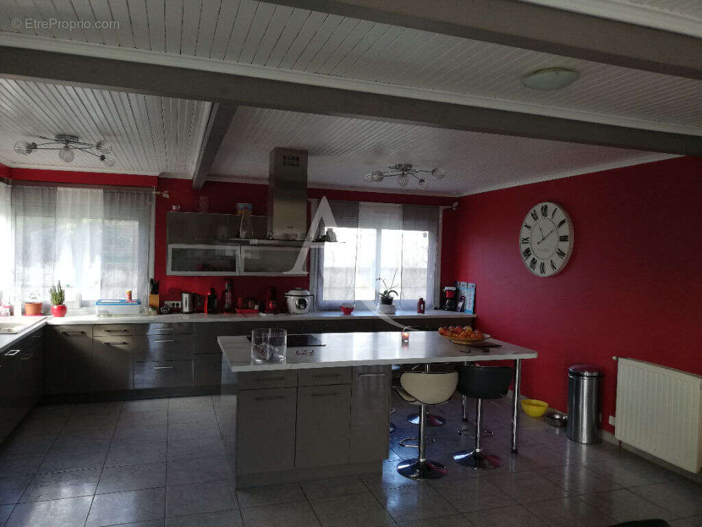 Maison à MOUTIERS-LES-MAUXFAITS