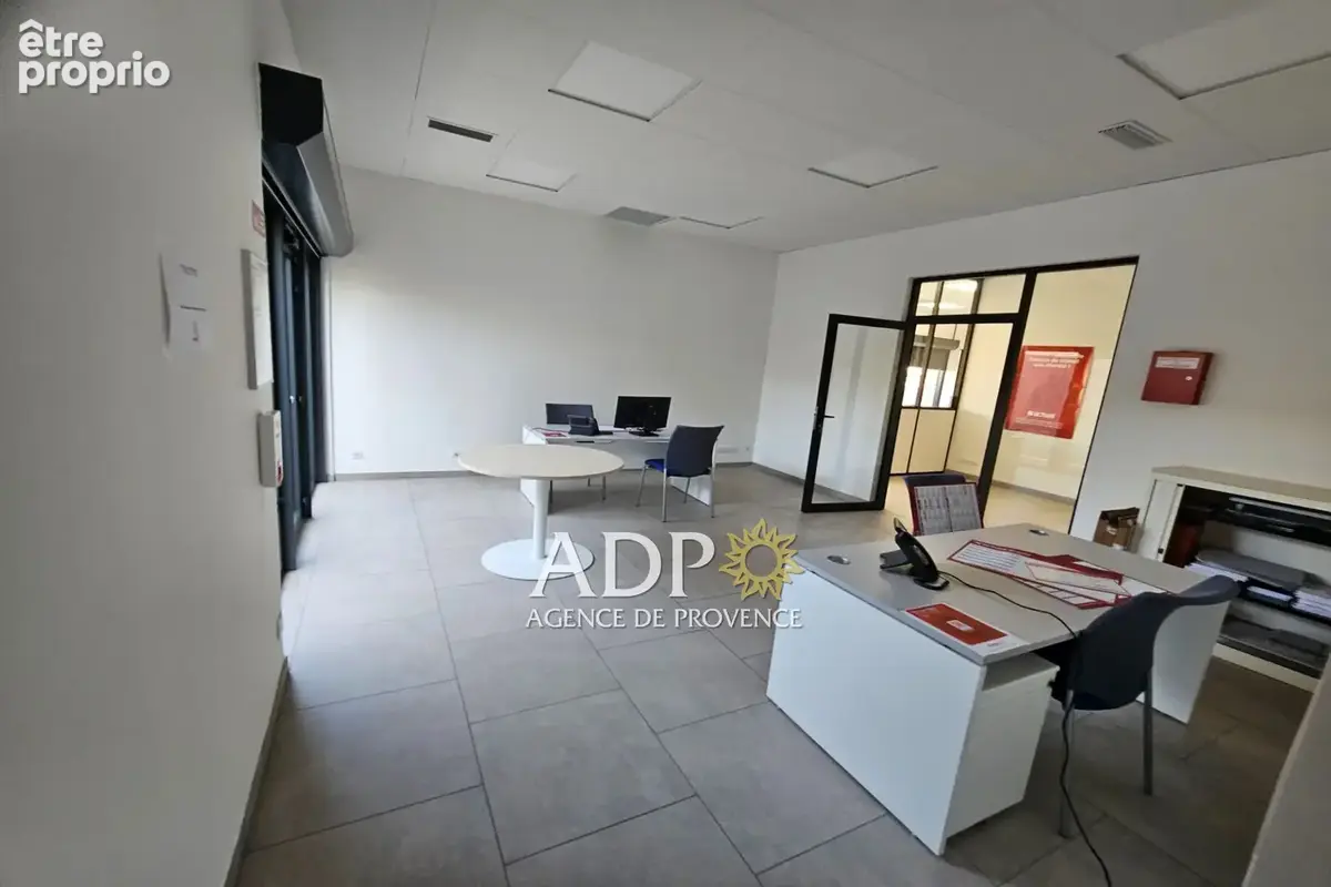 Commerce 125 m² à vendre à Callian (83440) - photo 3