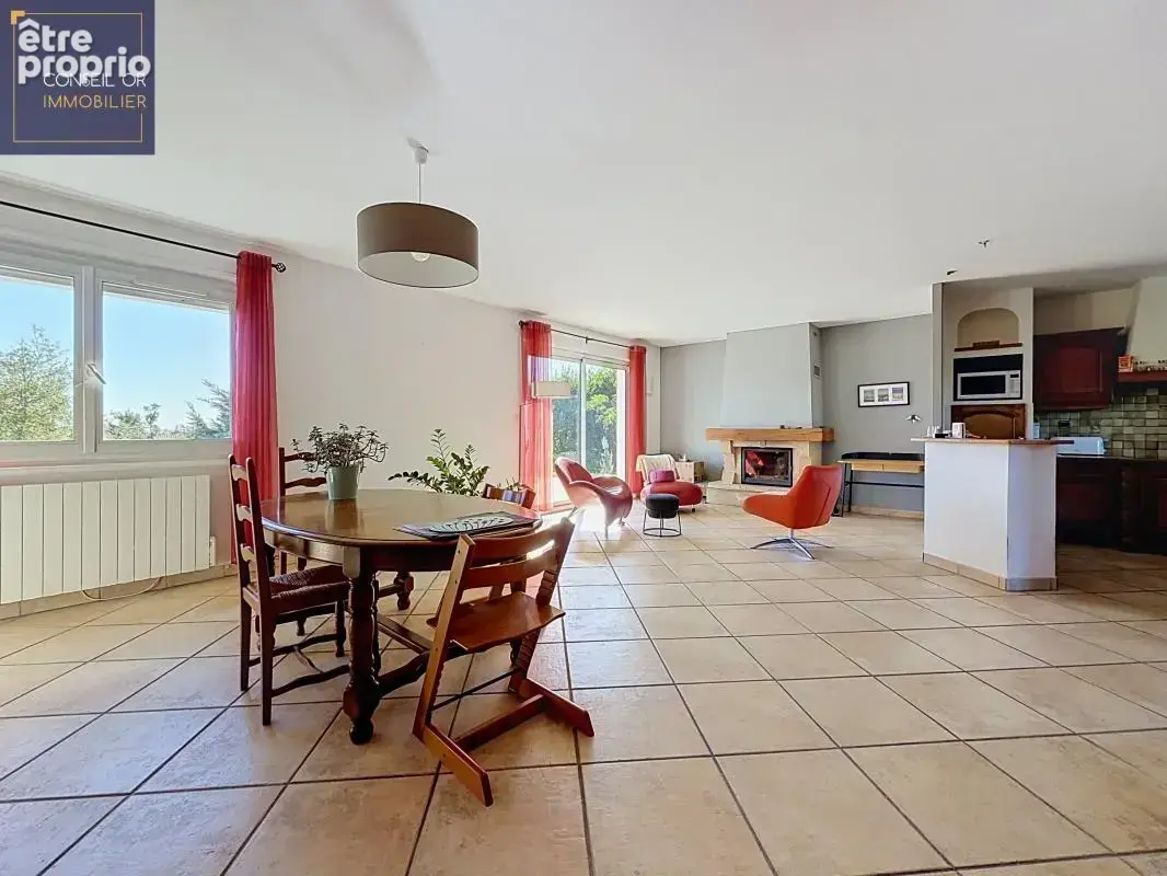 Maison T6 de 200 m² sur terrain de 1081 m² avec vue, au calme - photo 8