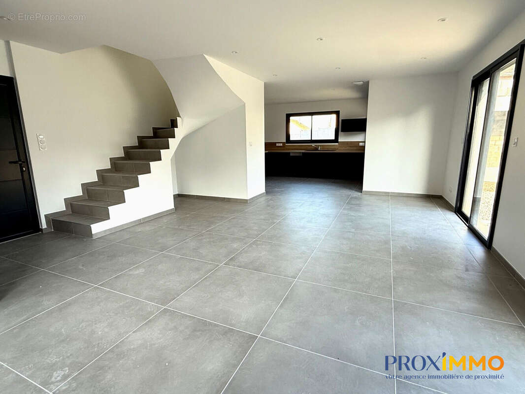 Maison 117 m² à Voiron  - photo 3