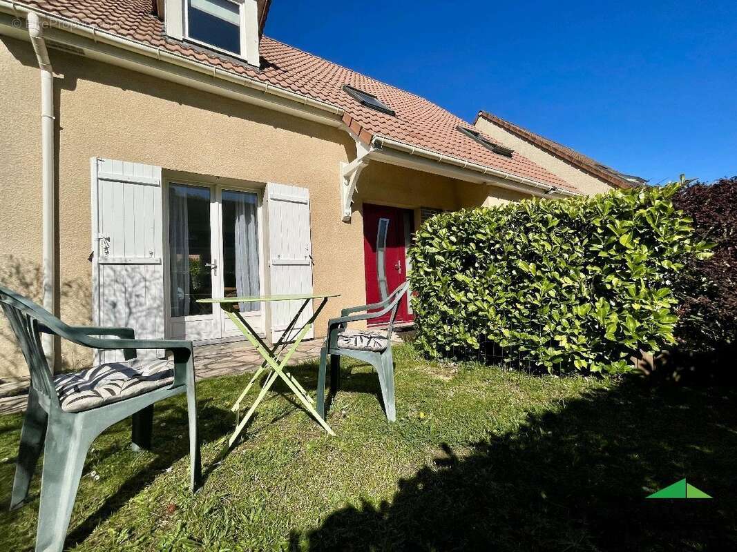 Maison à MERY-SUR-OISE