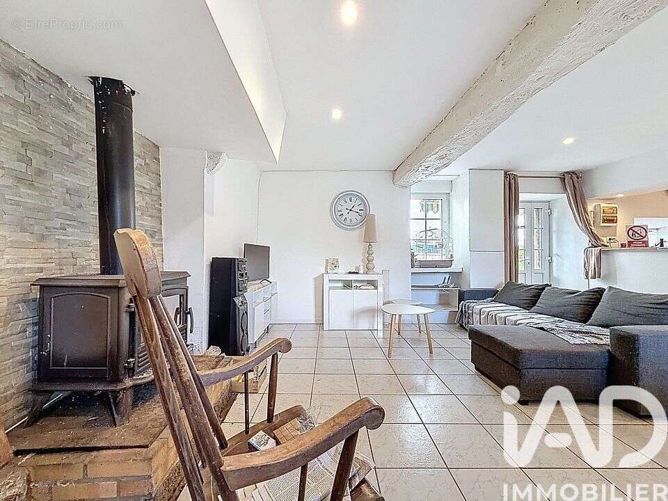 Maison 79 m² à Cogles  - photo 2