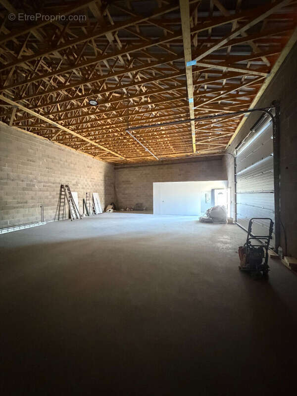 Local d'activité  400 m2 à la vente - à 20min de Limoges - SUD du département - photo 3