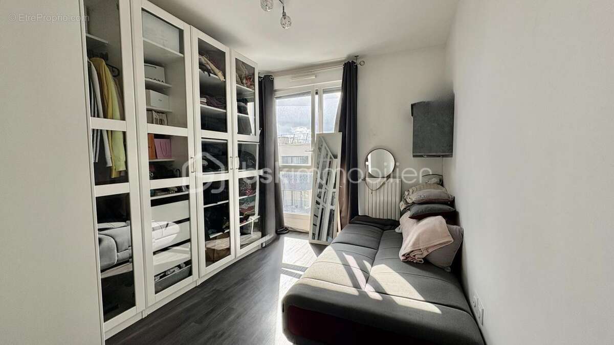 Appartement à LES PAVILLONS-SOUS-BOIS
