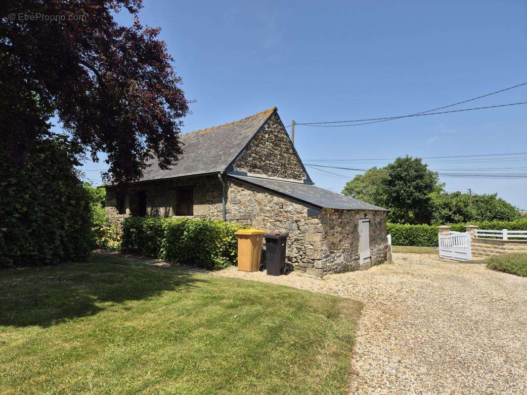 Maison en pierres sous ardoises -- 5 chambres, double garage - photo 18