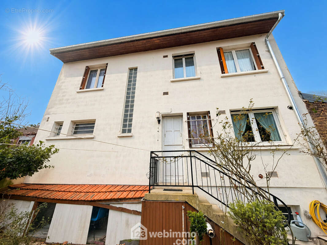 D'une surface habitable de 152 m²