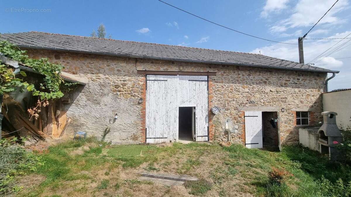 Photo 6 - Maison à LE MAYET-DE-MONTAGNE