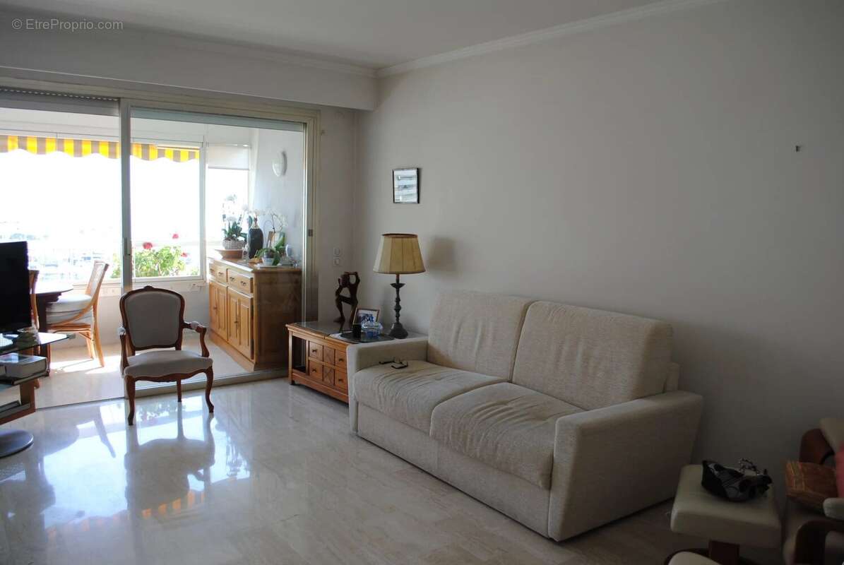 Appartement à VILLENEUVE-LOUBET