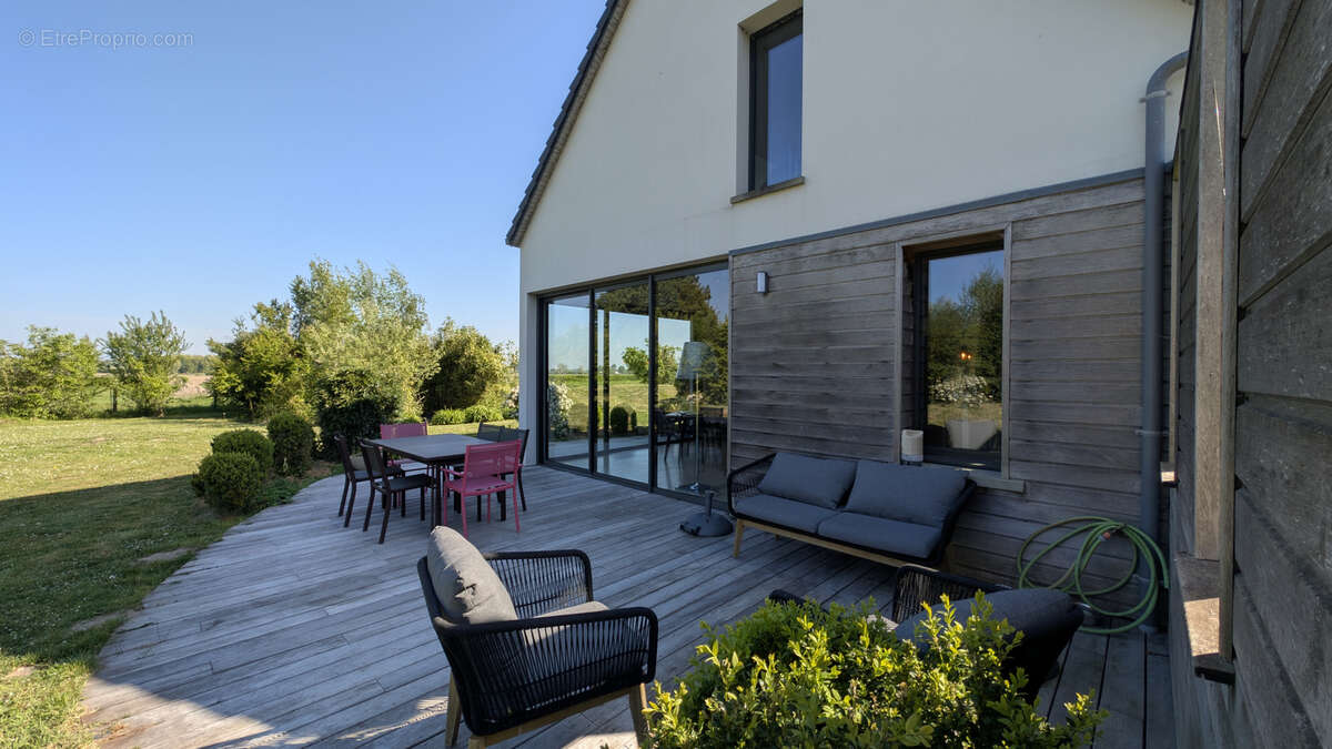 Maison à SAINT-QUENTIN-EN-TOURMONT