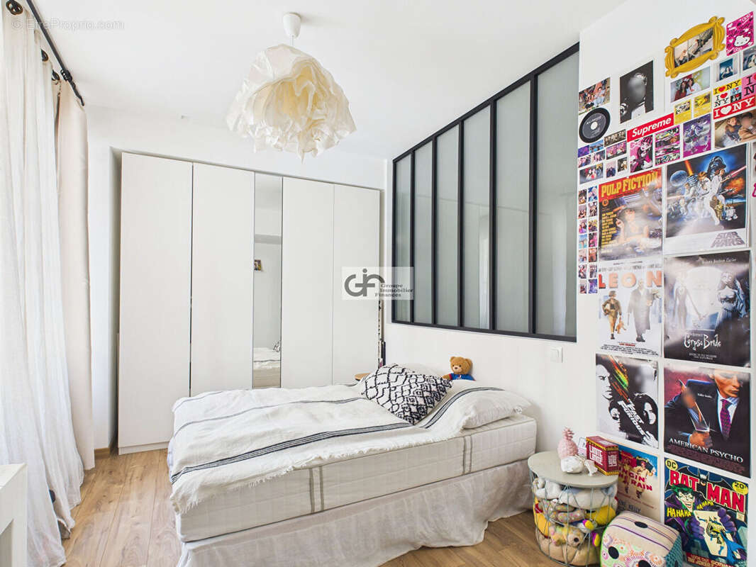 Appartement à PARIS-16E