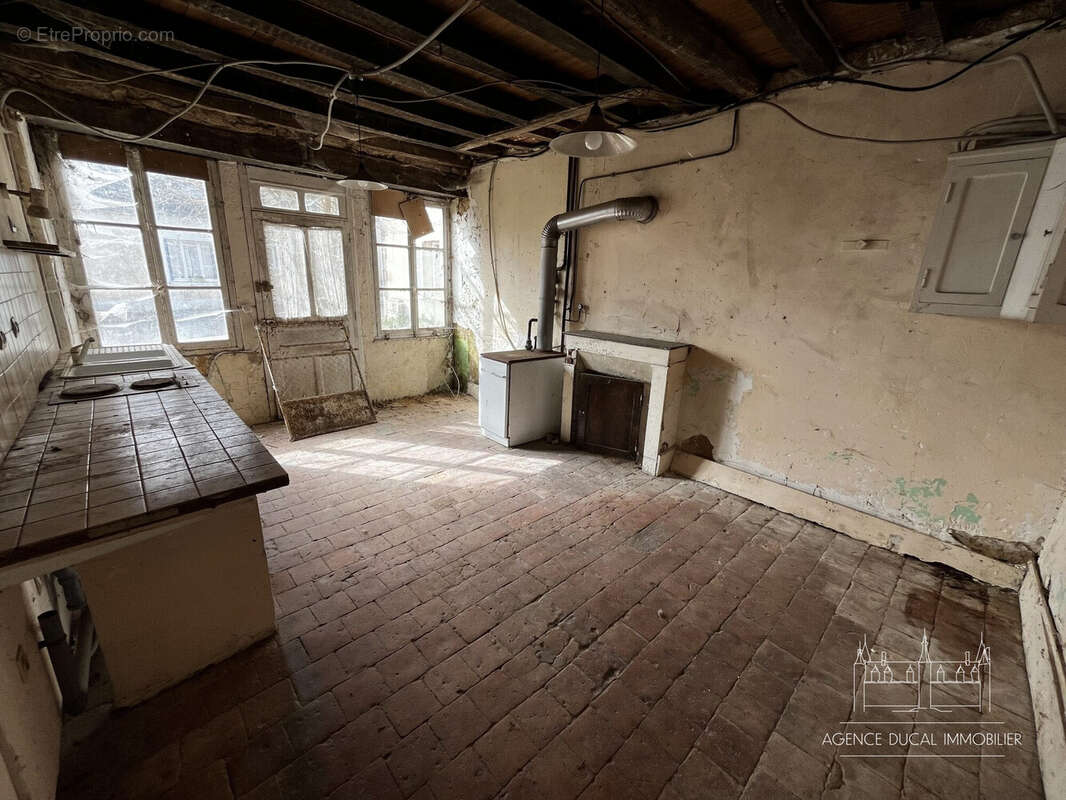 Maison 160 m² à Saint-Sulpice  - photo 8