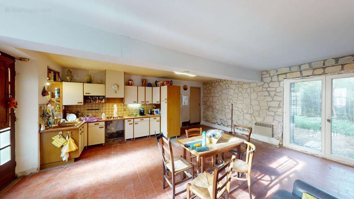 Maison à SENS-BEAUJEU