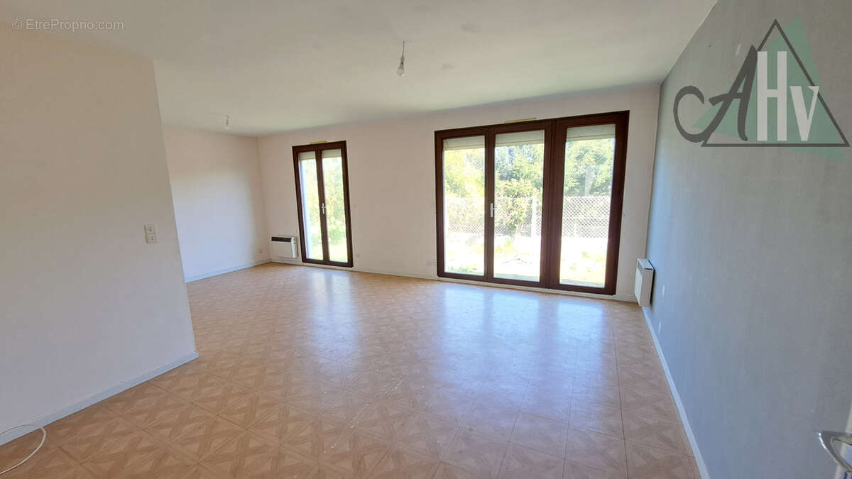 Maison à PARON