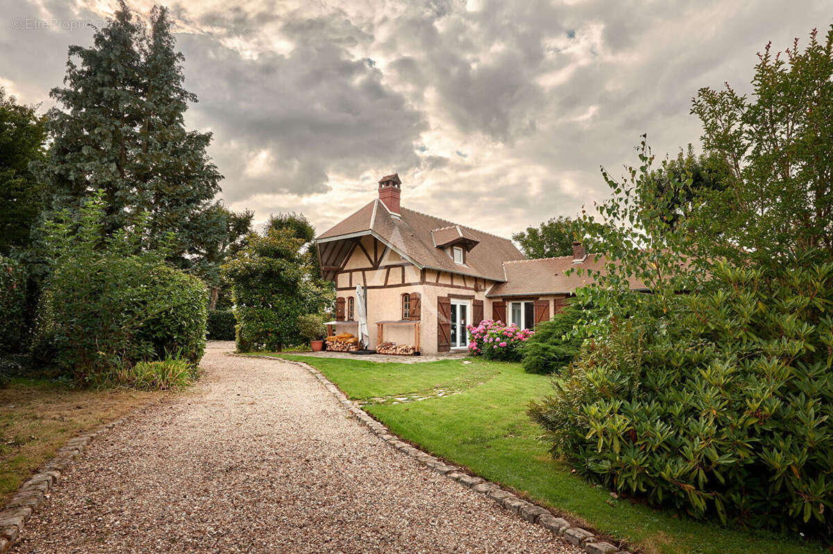 Maison à ETREPAGNY