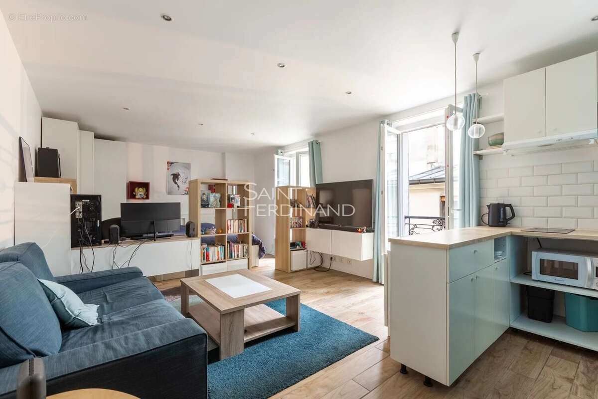 Appartement à PARIS-17E