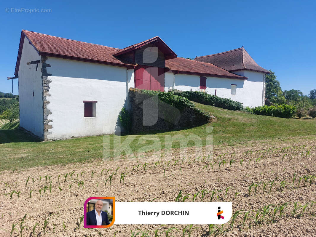 Ensemble immobilier de rapport au cœur du Pays Basque   5 appartements, dépendances et fort potentiel de dével - photo 11