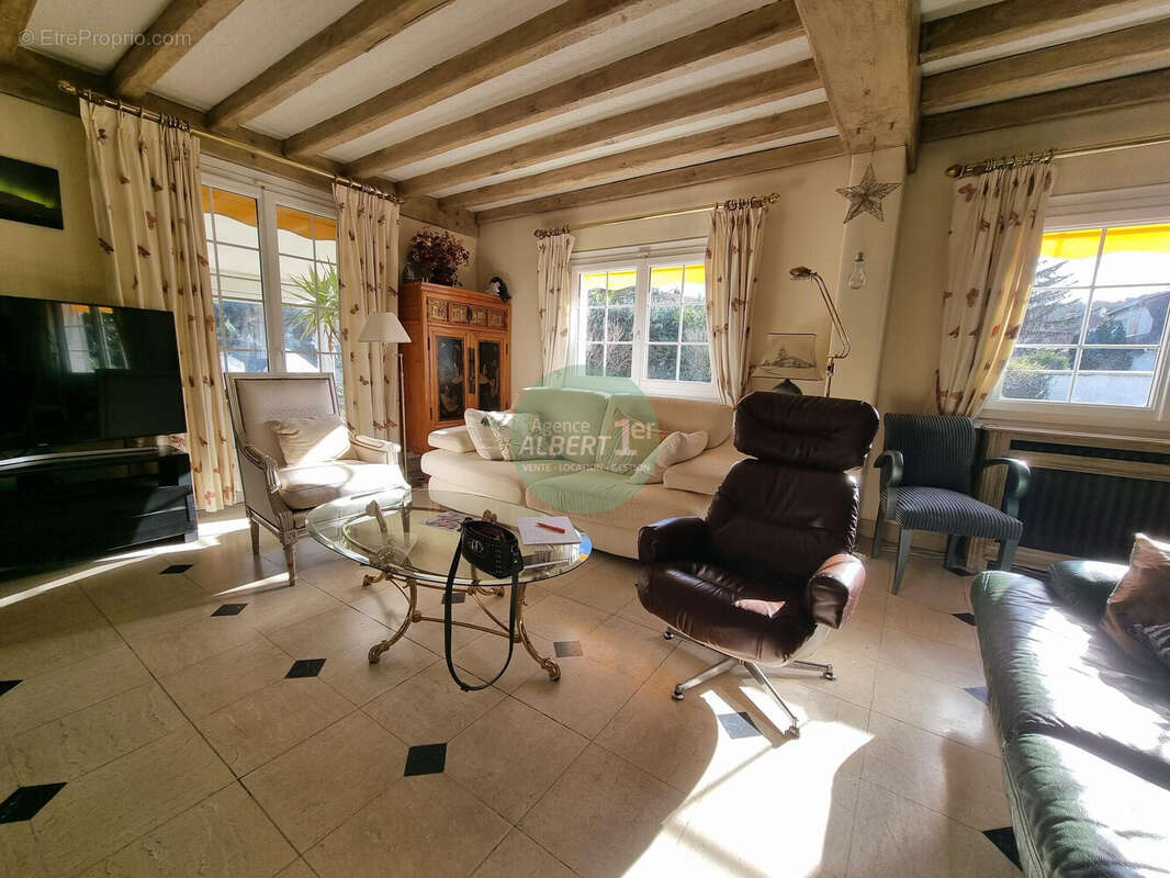 Maison à IVRY-LA-BATAILLE