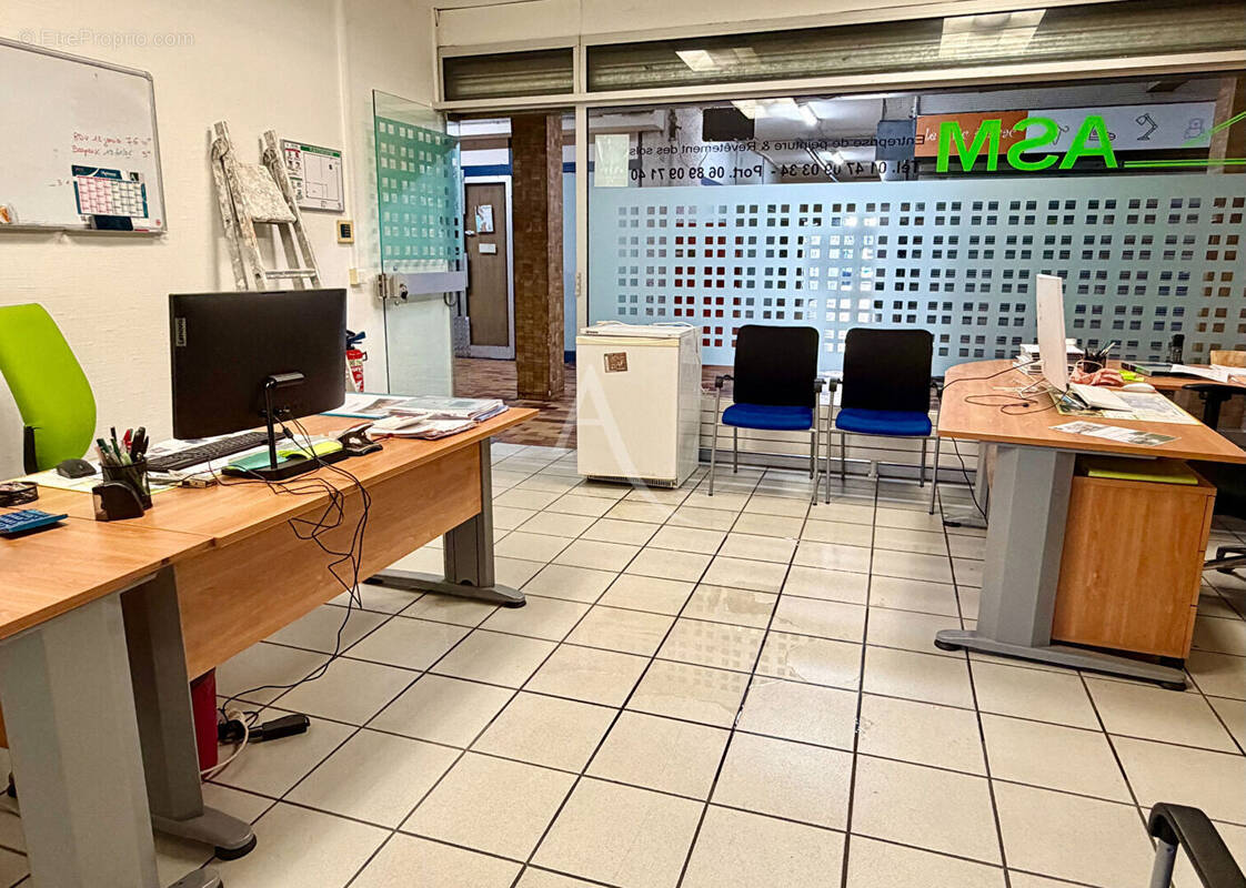 Commerce à CHAVILLE