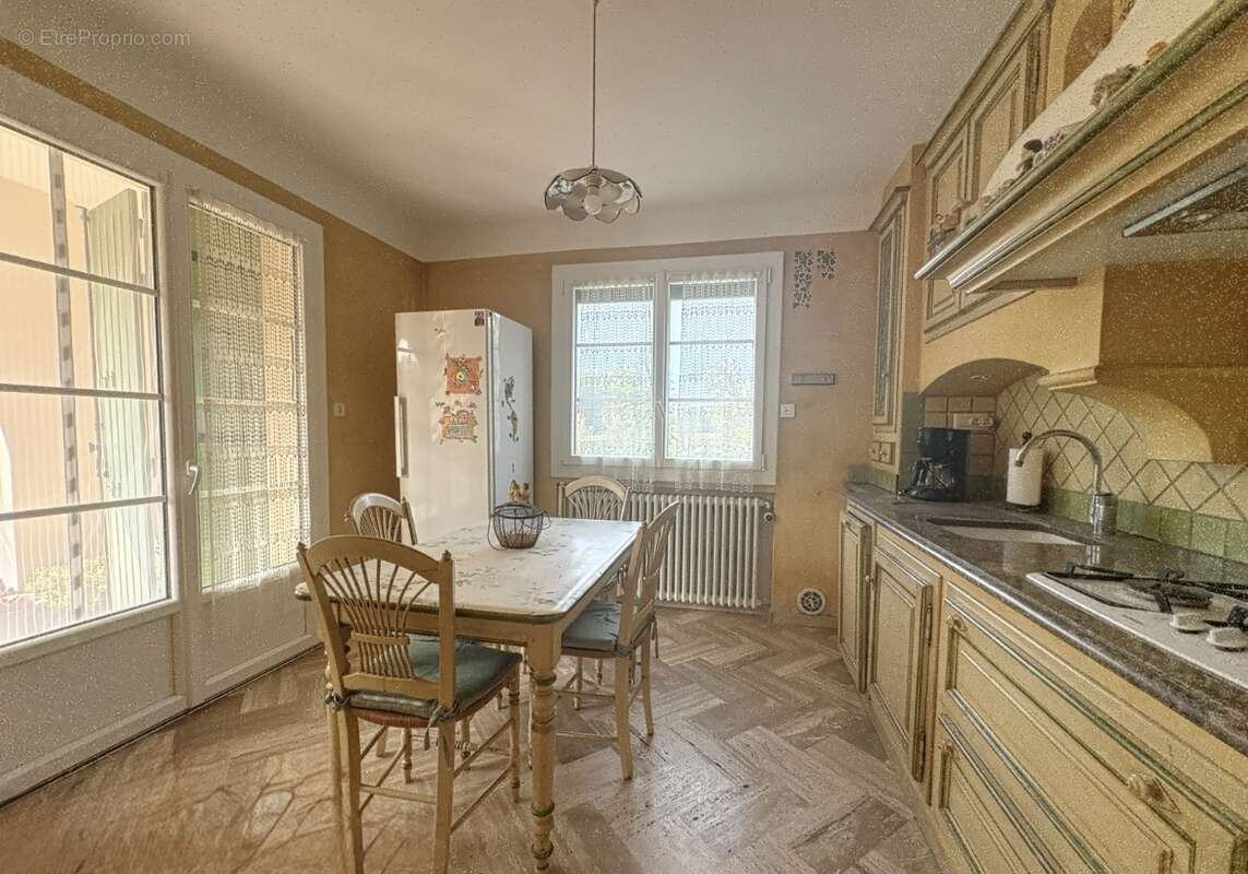 Maison T4 de 102M² avec garage et annexe - photo 3