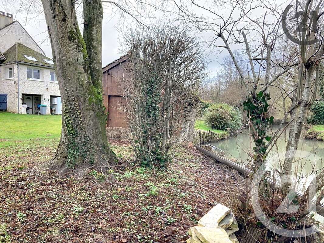 Maison à LES ORMES-SUR-VOULZIE