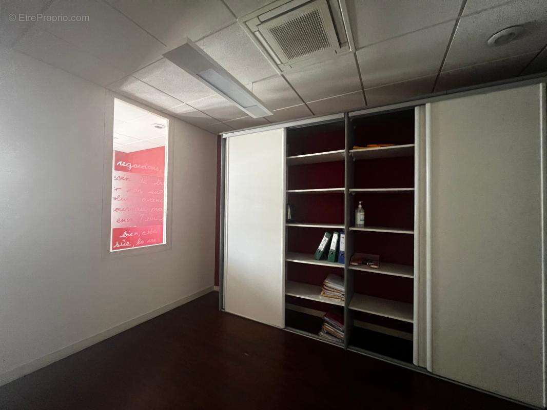 BUREAUX 266 M2 Plain pied et R+ 1 - photo 6