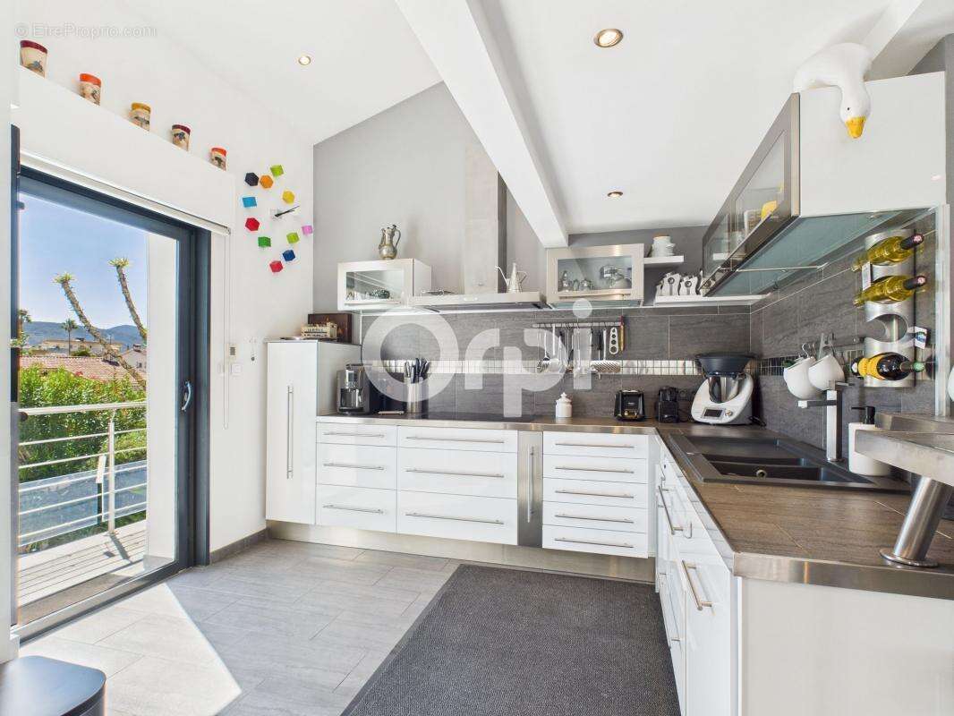 Maison à MANDELIEU-LA-NAPOULE